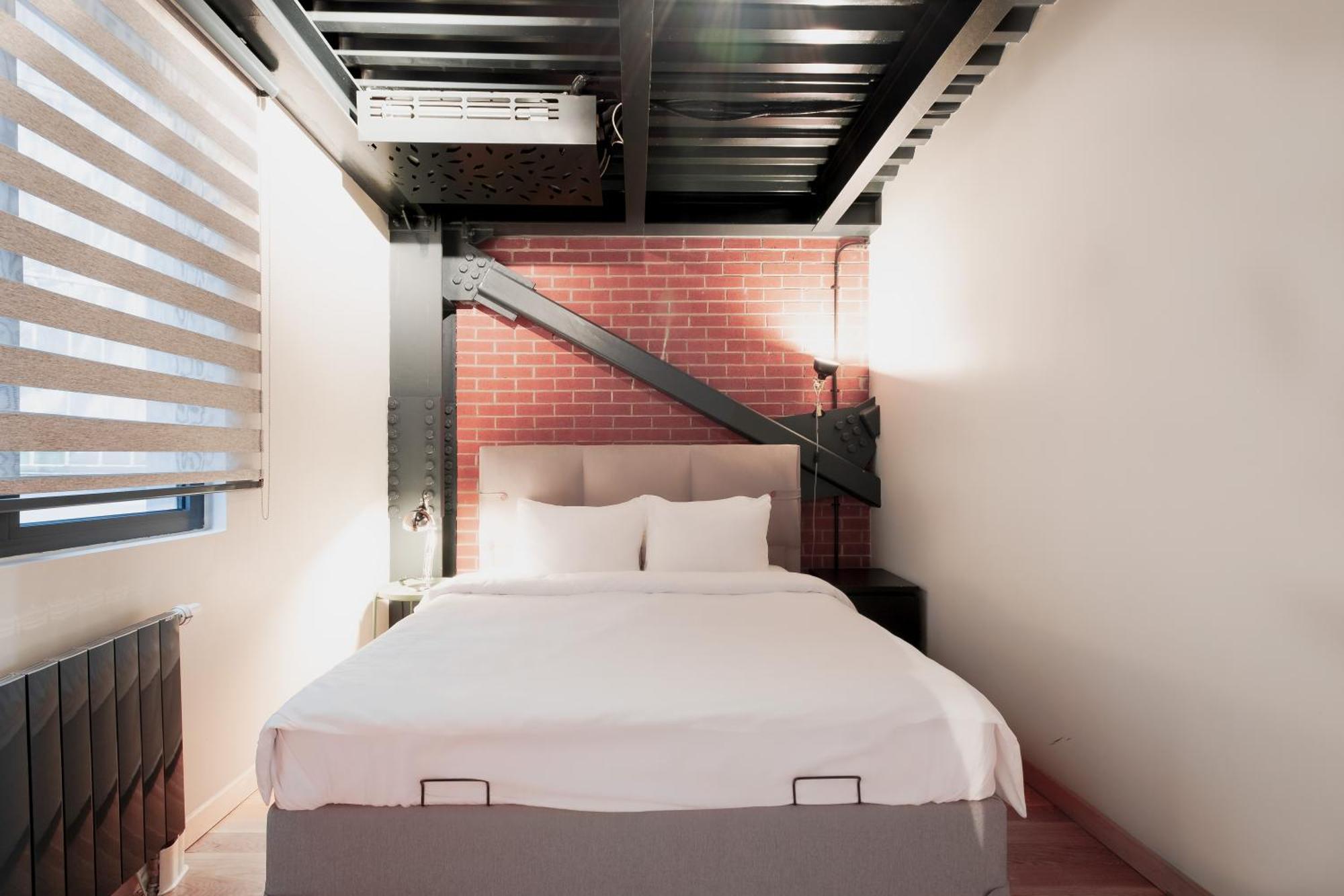 Homie Suites - "Loft 27" Urban Comfort Suites In The Heart Of Cihangir Стамбул Номер фото