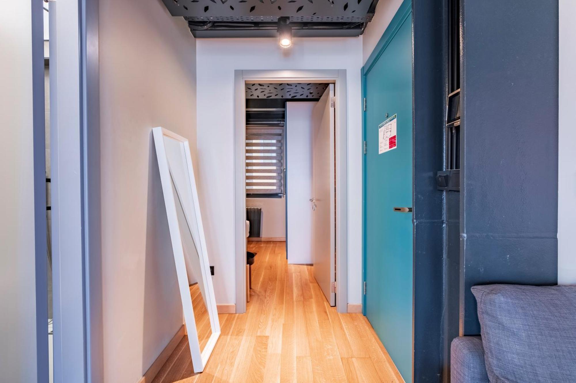 Homie Suites - "Loft 27" Urban Comfort Suites In The Heart Of Cihangir Стамбул Номер фото